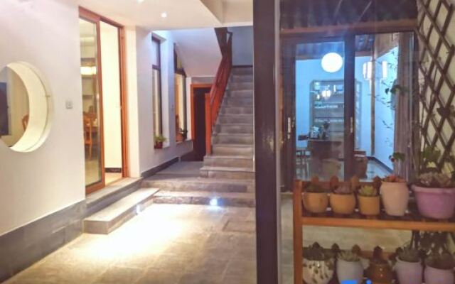 Dali Ruoxianju Bed and Breakfast (Foreigner Street Branch)