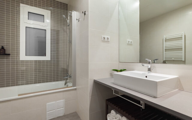 Ribera in Barcelona with 3 bedrooms and 2 bathrooms