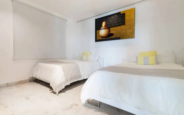 Elements Penthouse 22 4 Bedroom Condo by RedAwning