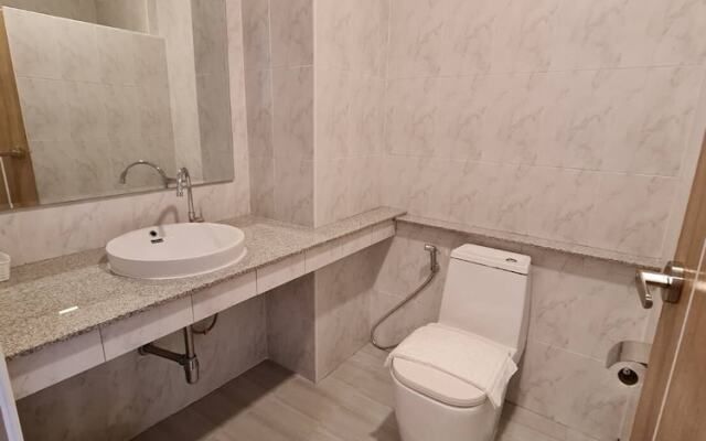 The Charlotte Smart Hotel Lopburi