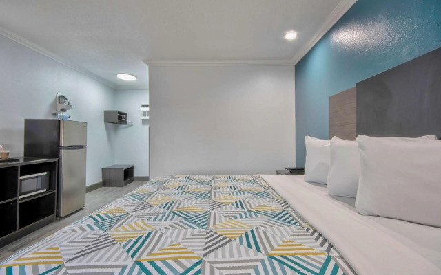 Studio 6 Suites – San Bernardino, CA