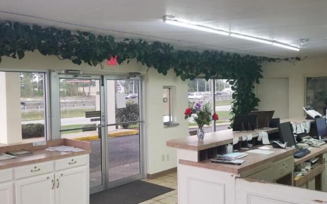 Family Inns of America