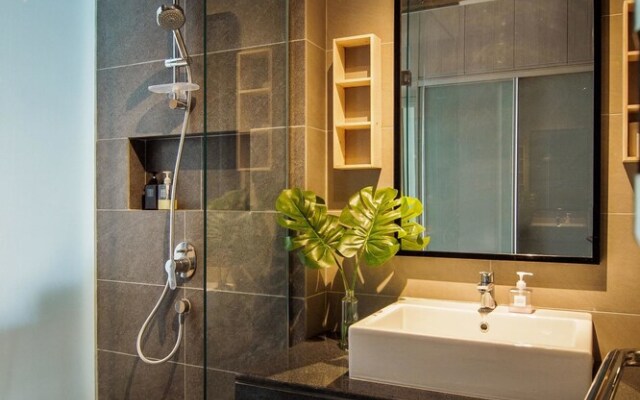 Dashing 1BR Next To Surian MRT