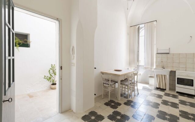 2082 Casa Gegè