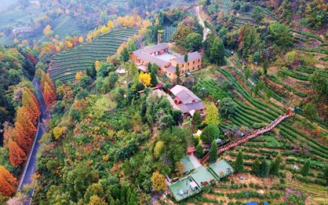Qingyinyuelu Featured Inn