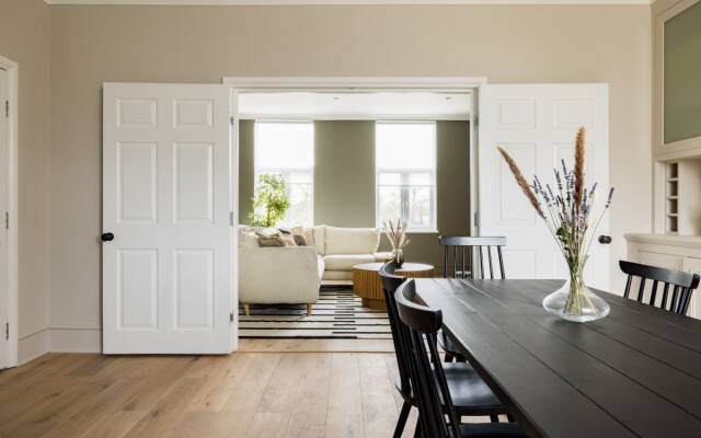 The Clapham Chambers - Stunning & Bright 3BDR Flat with Terrace