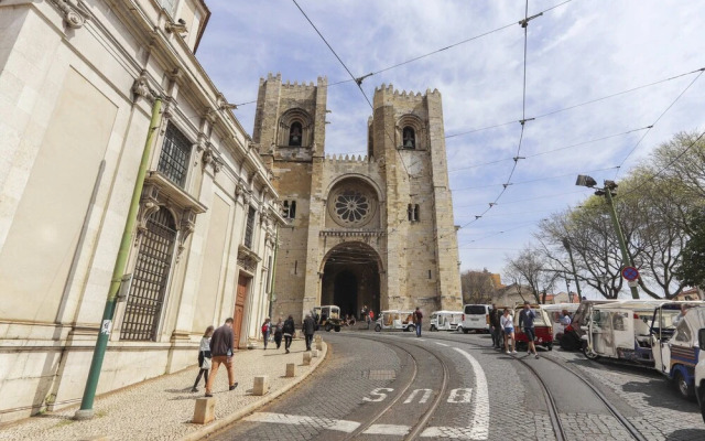 Downtown Delight by Homing