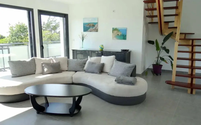 Holiday Home With sea Views, St. Nic