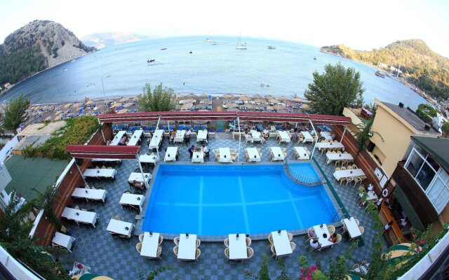 Ozcan Beach Hotel