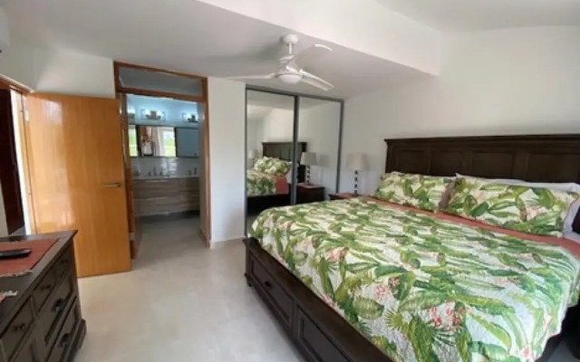 Newly Remodeled Townhouse w Private Pool Sc40