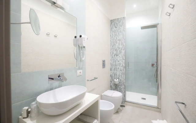 Toledo 16 Luxury Suites