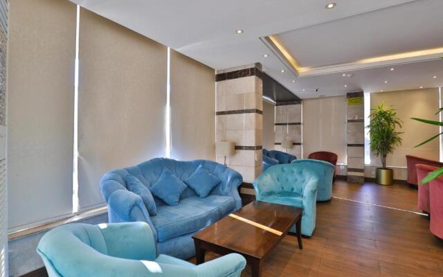 OYO 208 Roshan Hotel Suites Hera