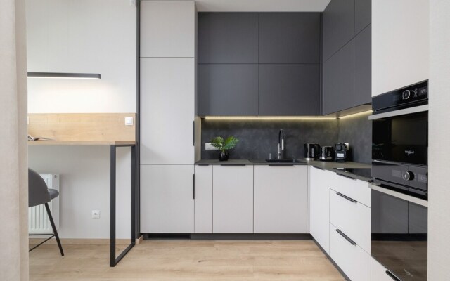 Bright Apartment Kraków by Renters
