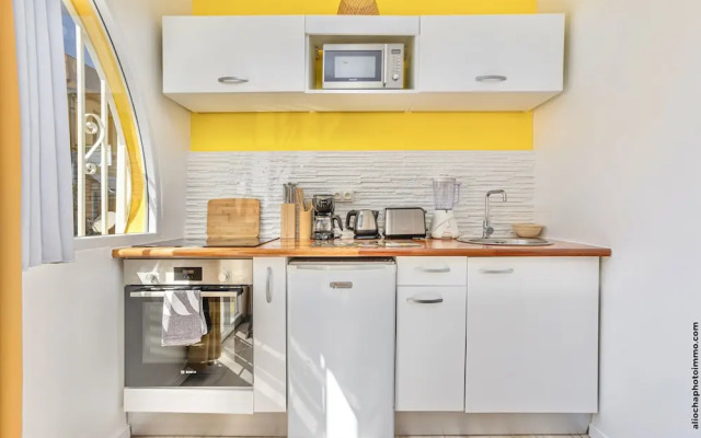 Foyal Suites