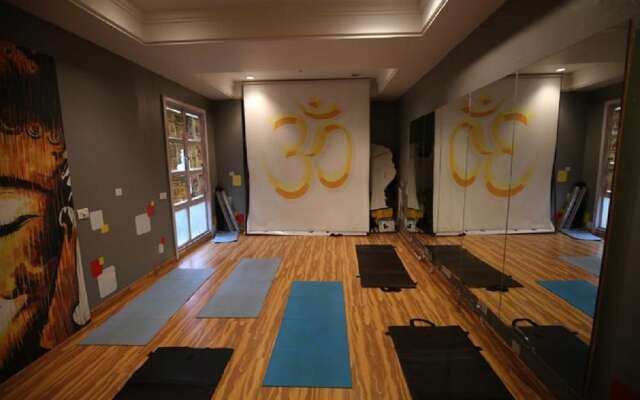 DLF Club 4