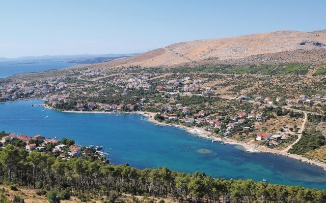 Nice Apartment in Grebastica With 1 Bedrooms and Wifi
