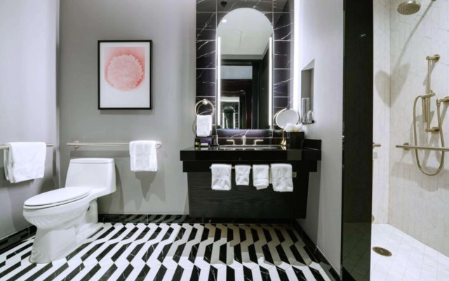 Daxton Hotel Birmingham, Curio Collection by Hilton