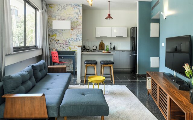 Turquoise Chic Apartment by Sea N' Rent