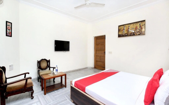The Corner House By OYO Rooms