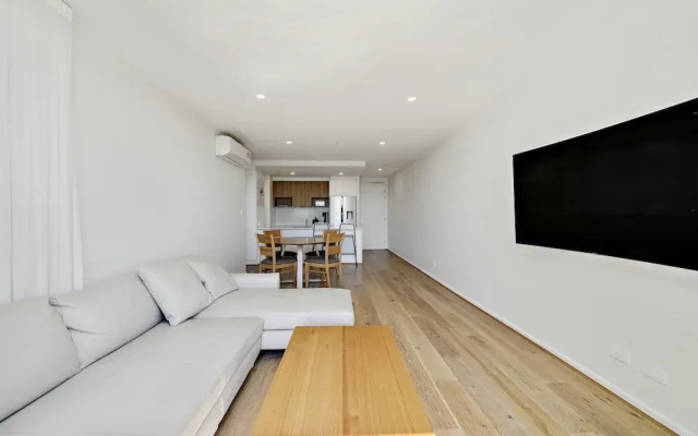 Modern 1-bed Apartment With Parking