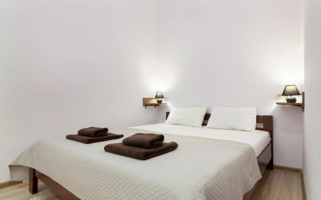 FRIENDS HOUSE on SQUARE RYNOK