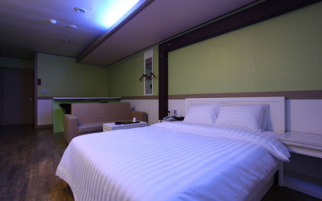 K.S Hotel