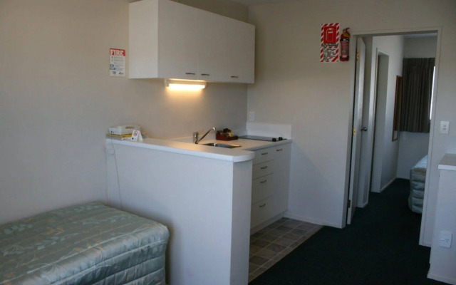 88 Wallace Court Motel