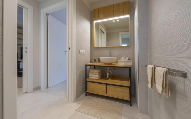 Mina Apartment 100m From Sea
