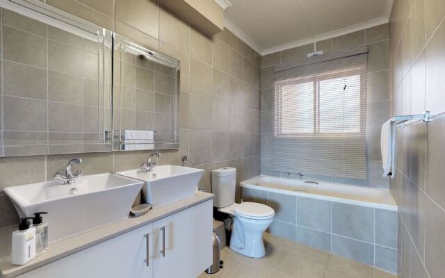 Malata Beachfront Condo 27