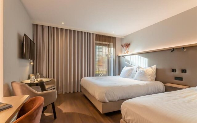The CORNR Hotel