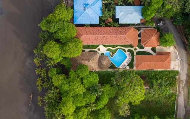 Fuego del Sol Beachfront Hotel