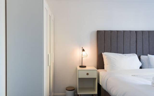 Stowe Suite by Rehoboth - Abbey Wood