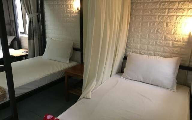 Bonjour Hostel