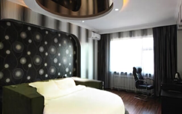 5CM Holiday Hotel