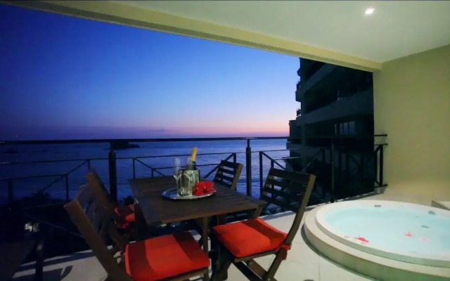 Residence B.ViewGrand 4BR by Villas HK28