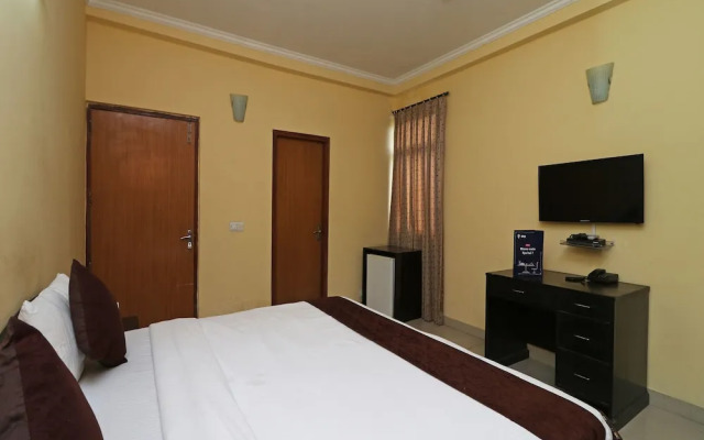 Divine Inn by OYO Rooms
