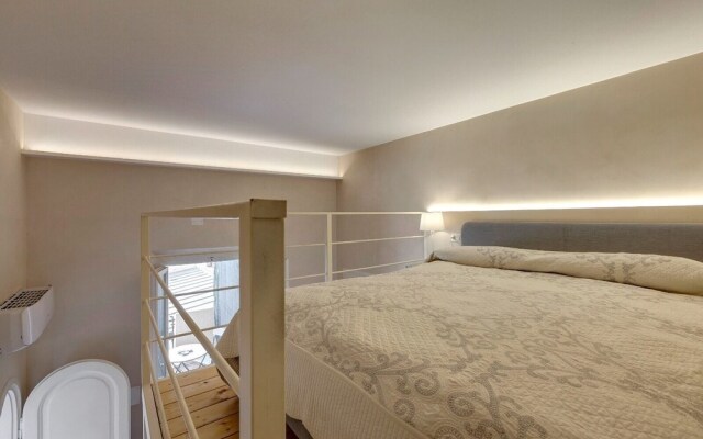 Central Berchet With Terrace and Private Entrance