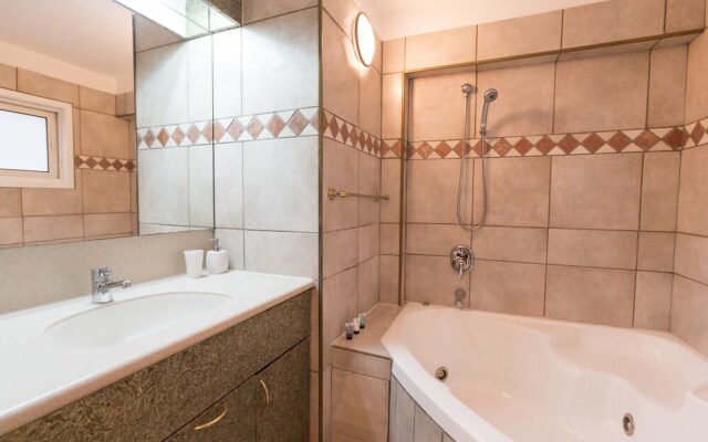 Frishman 2 BDRM 2 Baths 5 Min from beach