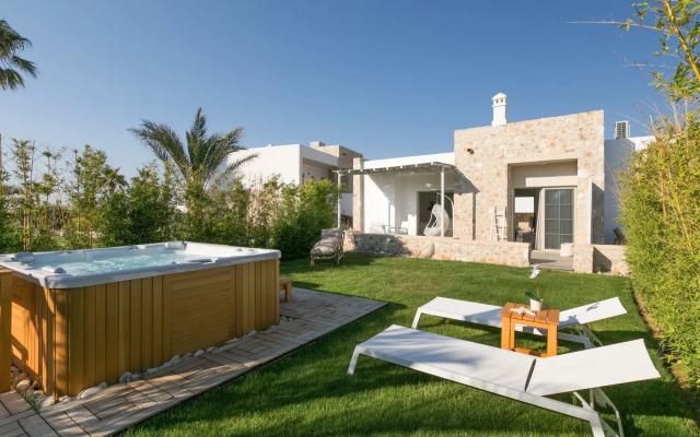 White Pearls Luxury Suites - Adults Only
