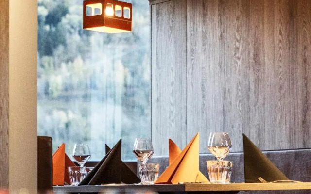 Hotel Base Camp Lodge - Bourg Saint Maurice