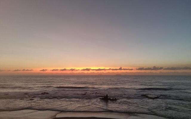 Idwala Tides Cozumel Umdloti - Step out onto the Beach
