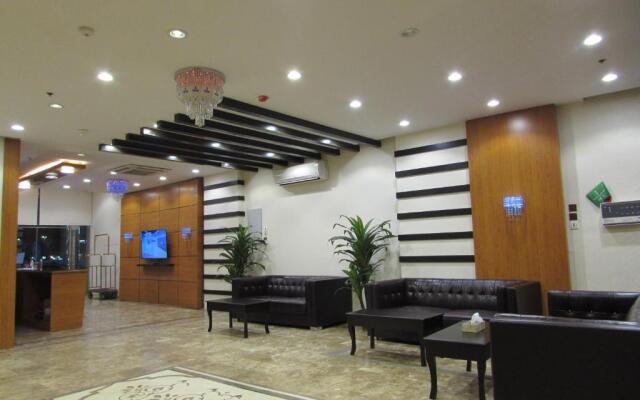 Iwan AlAndalusia Hotel suites