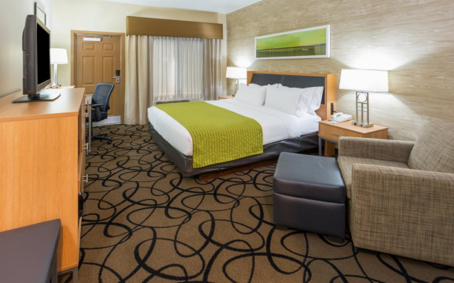 Holiday Inn Express Hotel & Suites Henderson by IHG