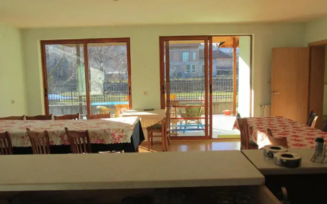 Pri Orehite Guesthouse