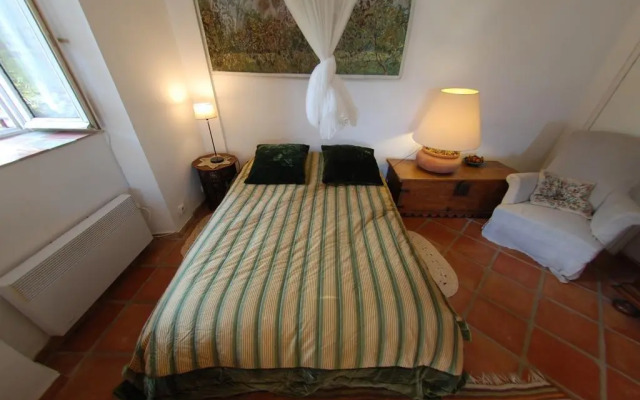 Le Mas Des Vieux Muriers