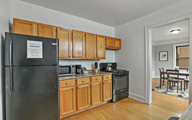 1BR Vibrant Apt - Montrose 2E