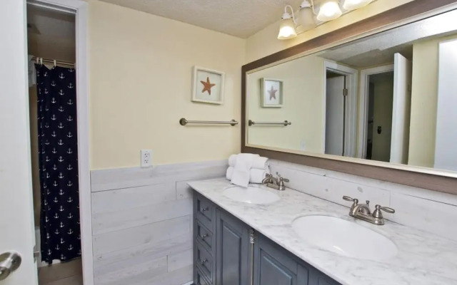 Castaways by Youngs Suncoast