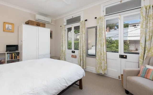 ED24 Renovated Terrace House Moments to Train