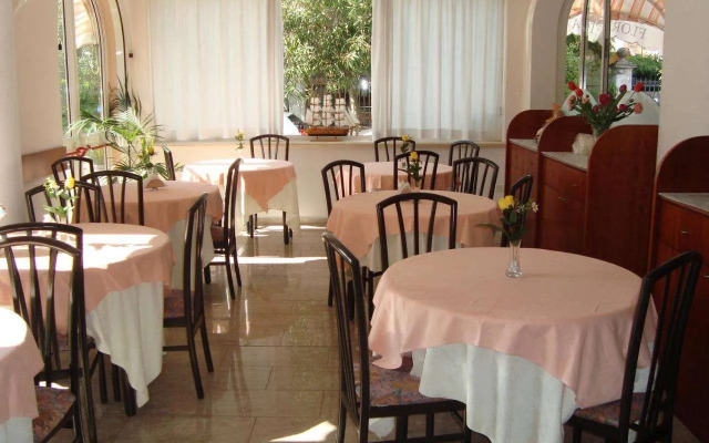 Florentia Hotel