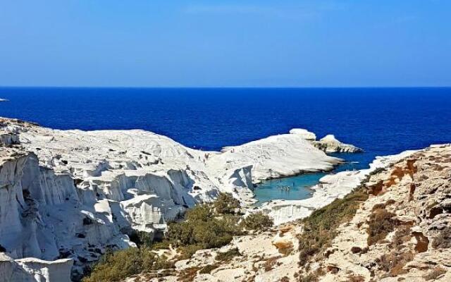Sarakiniko Rooms